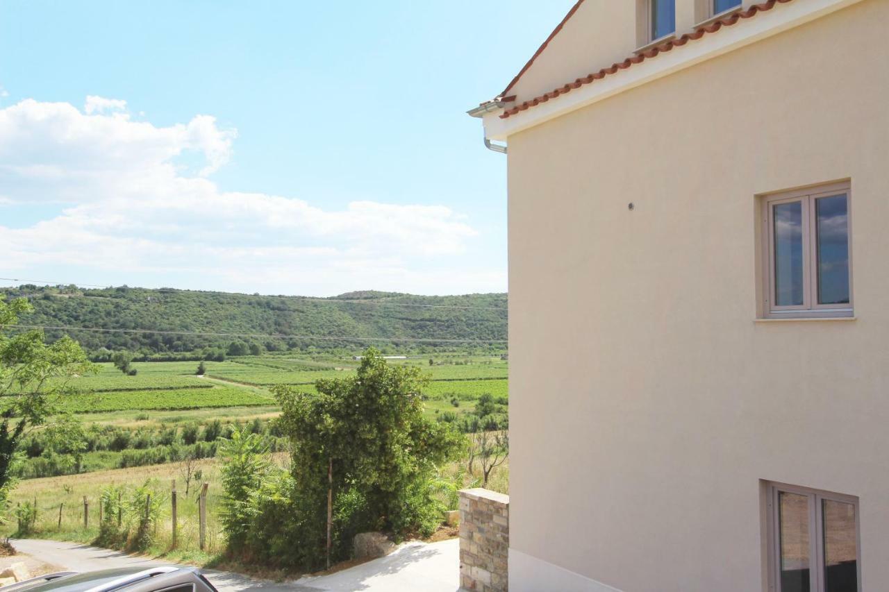 Vila Flora Secovlje Luaran gambar