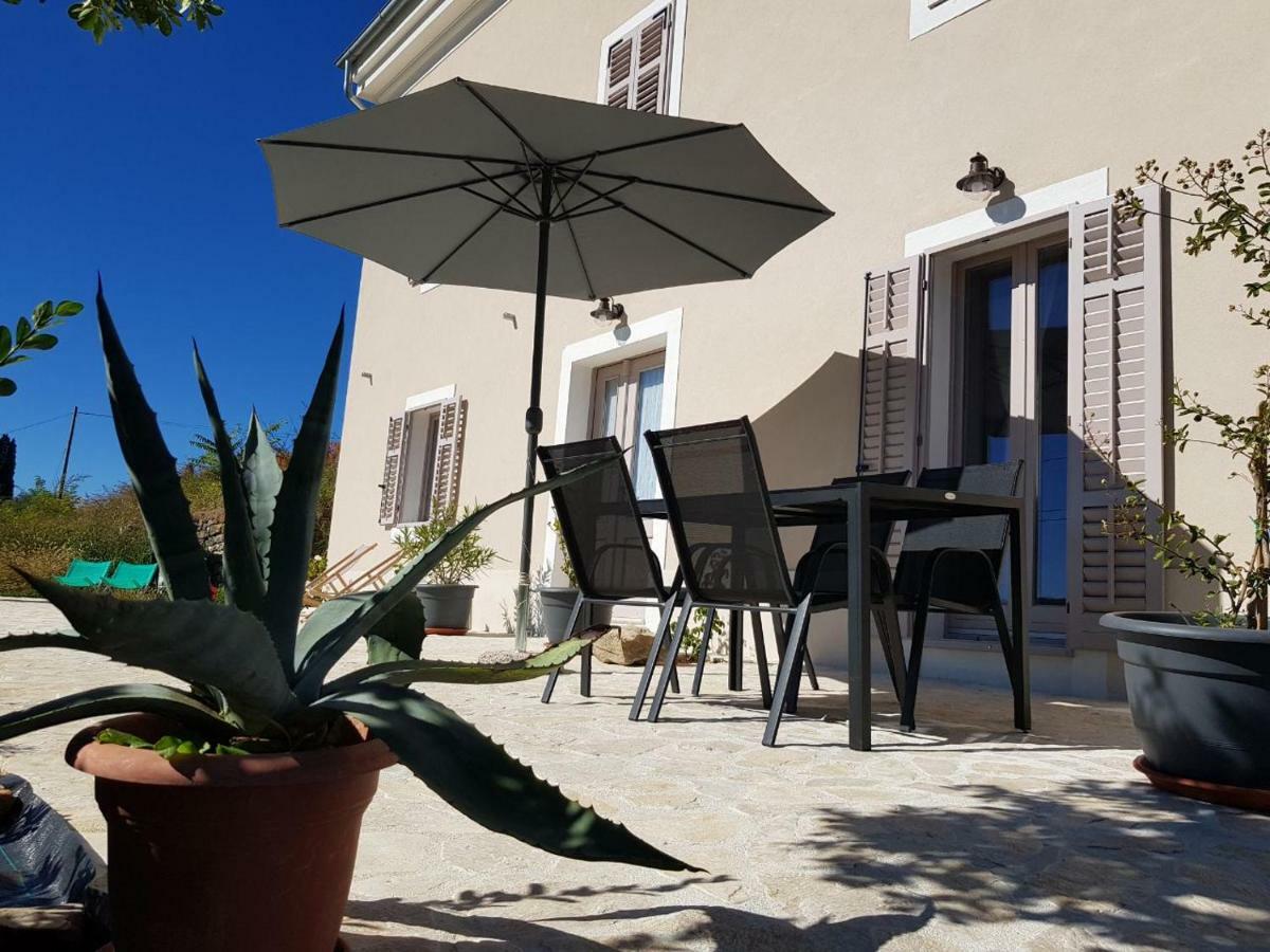 Vila Flora Secovlje Luaran gambar